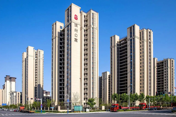 聚势赋能，，，，，，，，筑巢引凤，，，，，，，，数智共生，，，，，，，，俊才安居 解码集团滨纷公寓品牌发展新路径